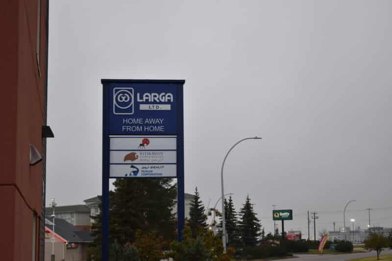 Larga Sign